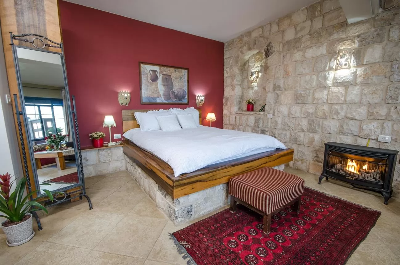 A cozy fireplace for the cold winter nights - El Guy Oni, Rosh Pina, Upper Galilee