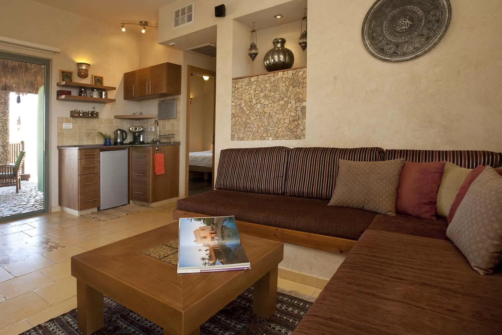 Eretz Arava | Land Accommodations in the Desert, Tsukim