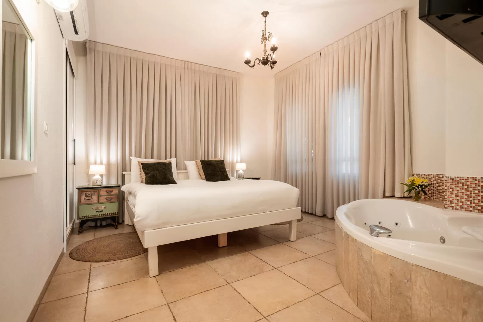 Grand Vista, Kfar Yuval