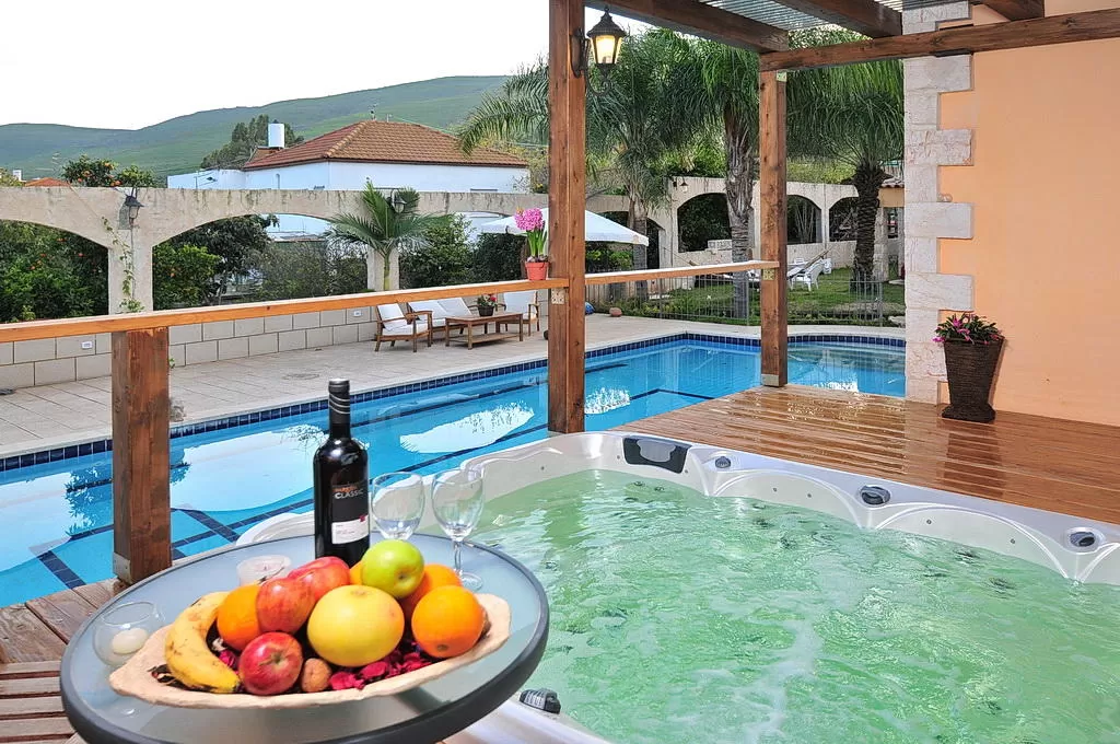 Tuscany Estate in the Galilee, Yavnal