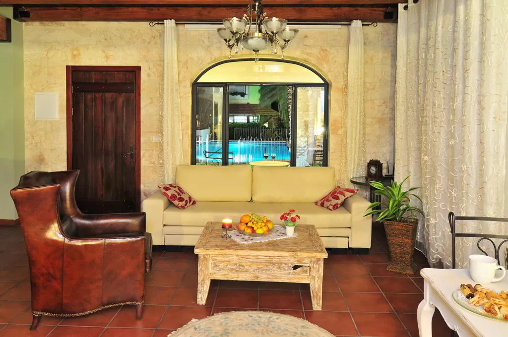 Tuscany Estate in the Galilee, Yavnal