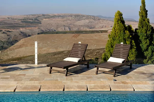 Ahava Begvahim, Kerem Ben Zamra