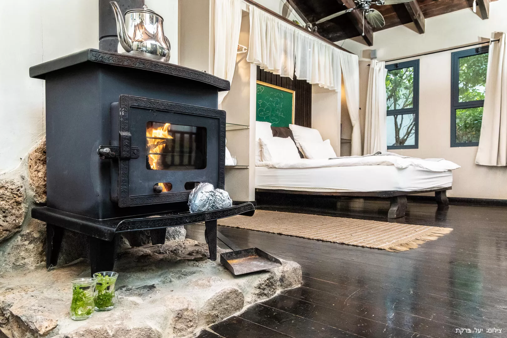 A double cabin with a cozy fireplace for the winter - Vanilla Grey, Had Nes, The Golan Heights and the Hermon