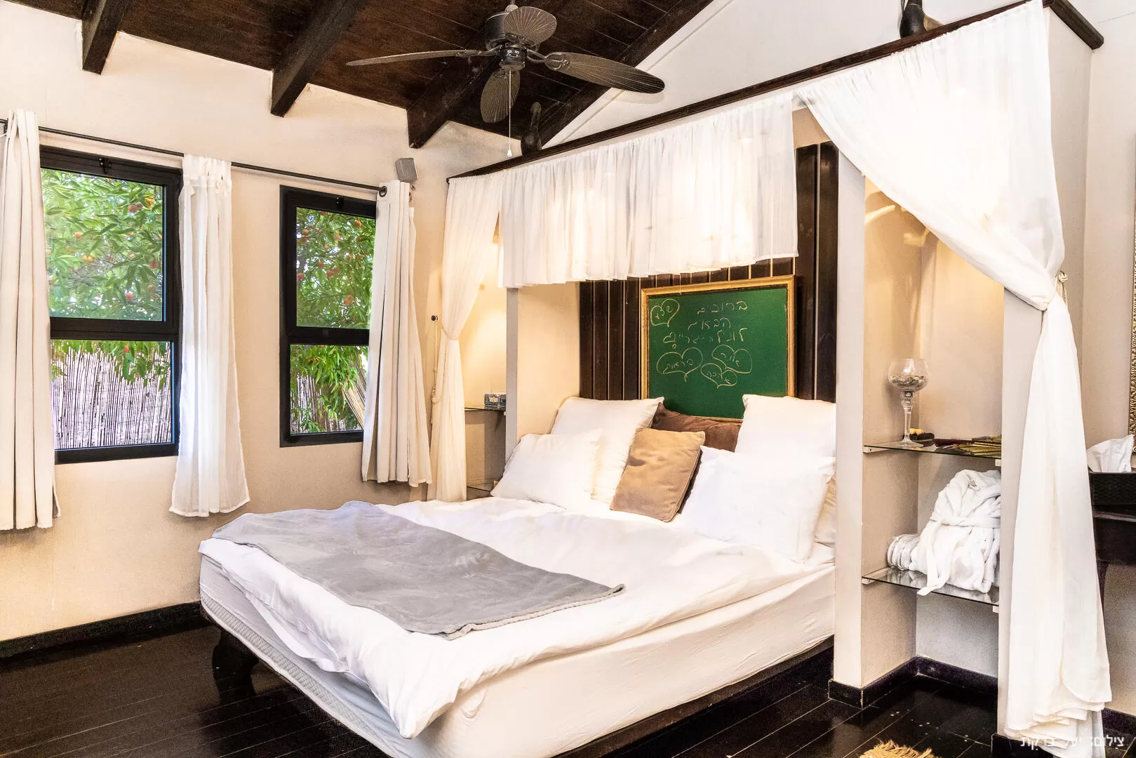 A double bed with a quality orthopedic mattress, and pleasant lighting - Vanilla Grey, Had Nes, The Golan Heights and the Hermon