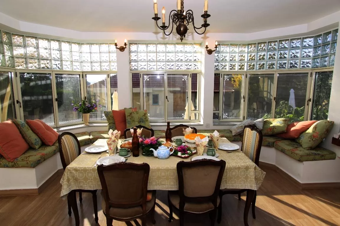 English tea room for breakfasts - Hasifa Letsafon, Kerem Ben Zamra, Upper Galilee