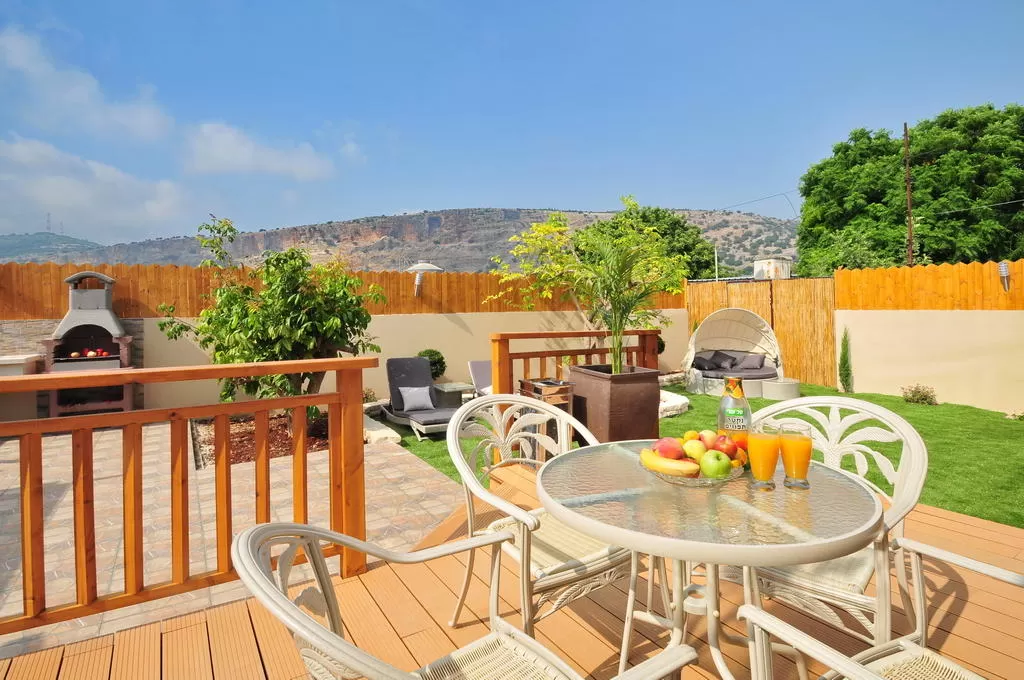 The view of the Arch Cave and the Galilee Mountains from the outdoor complex - Golden Suite, Yaara, Western Galilee