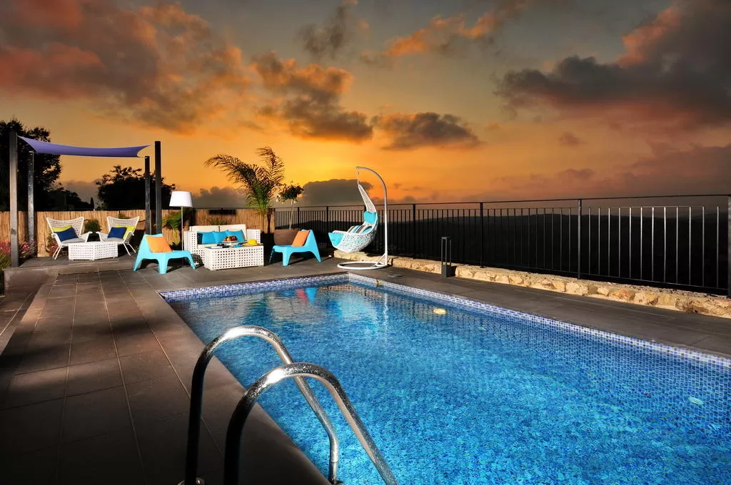 You can also enjoy it in the evening - The 50's, Kfar Varedim, Western Galilee