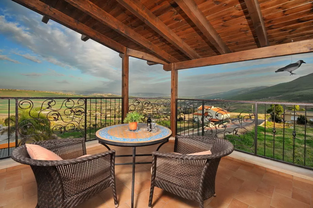 Gesher Le'ahava, Yavnal