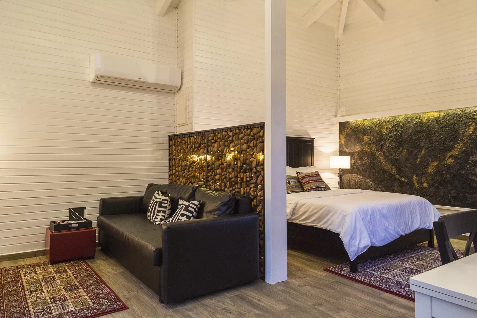 Perline Suite, Aniam
