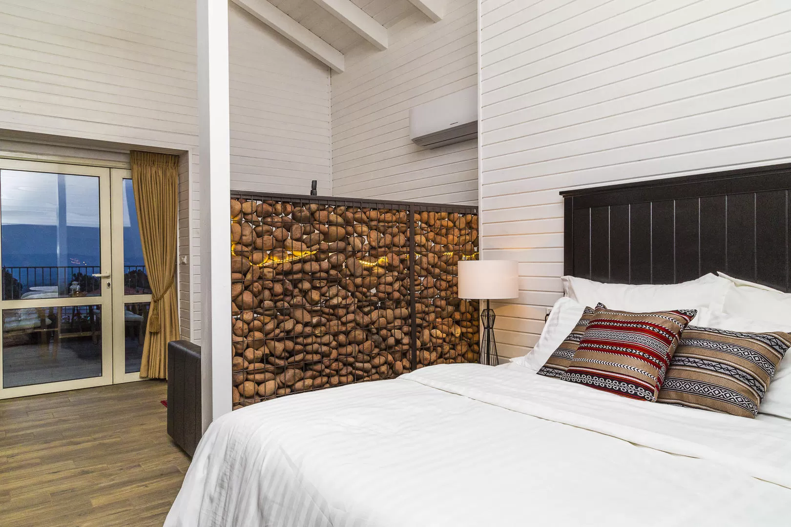 Perline Suite, Aniam