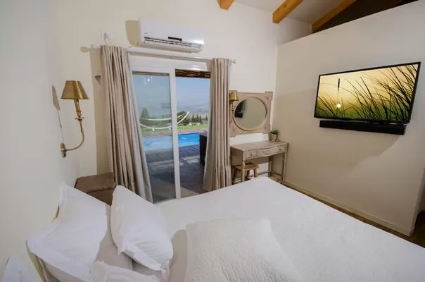 White cabins, Ramot