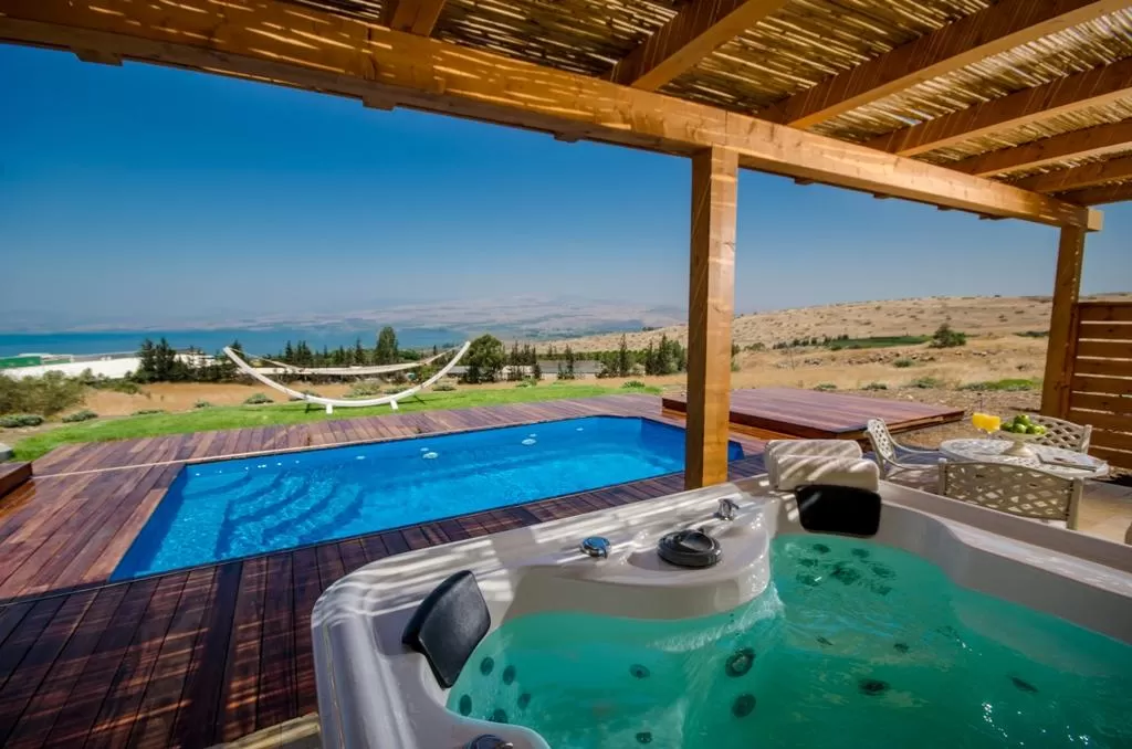 White cabins, Ramot