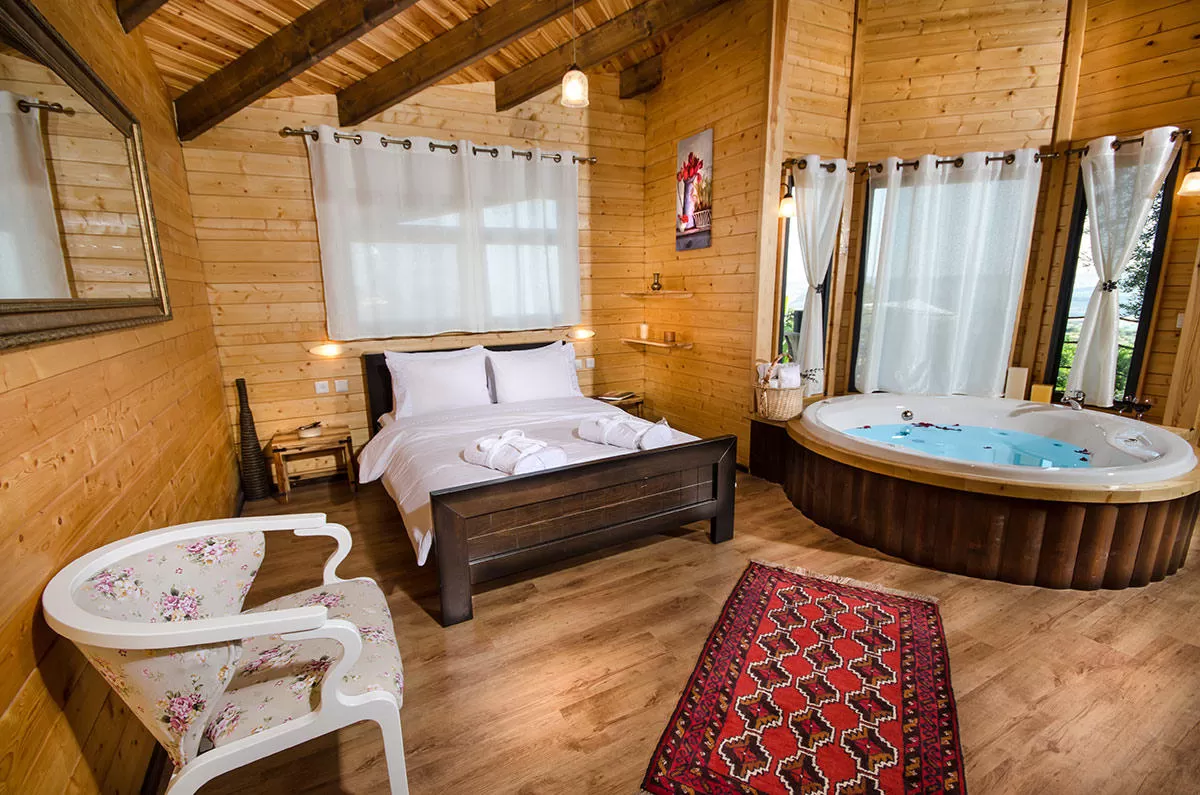Nof Zameret Cabins, Kahal