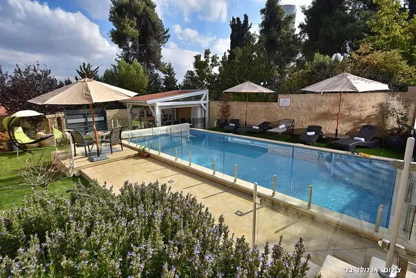 צימר עם בריכה פרטית מחוממת בצפון, צפת - מונרו I סוויטות בוטיק
