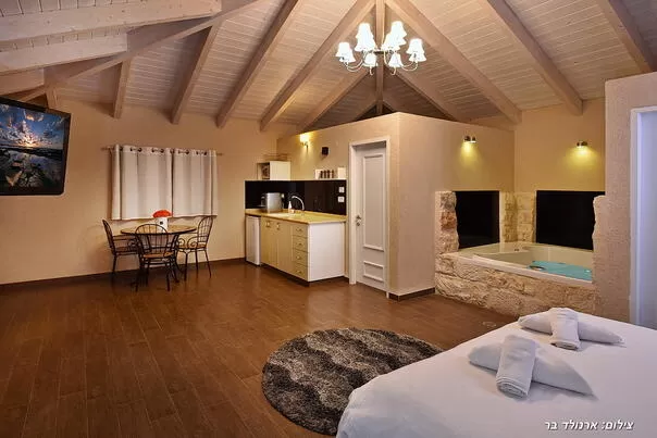 Each suite has a spacious jacuzzi - Monroe | Boutique Suite, Safed, Upper Galilee