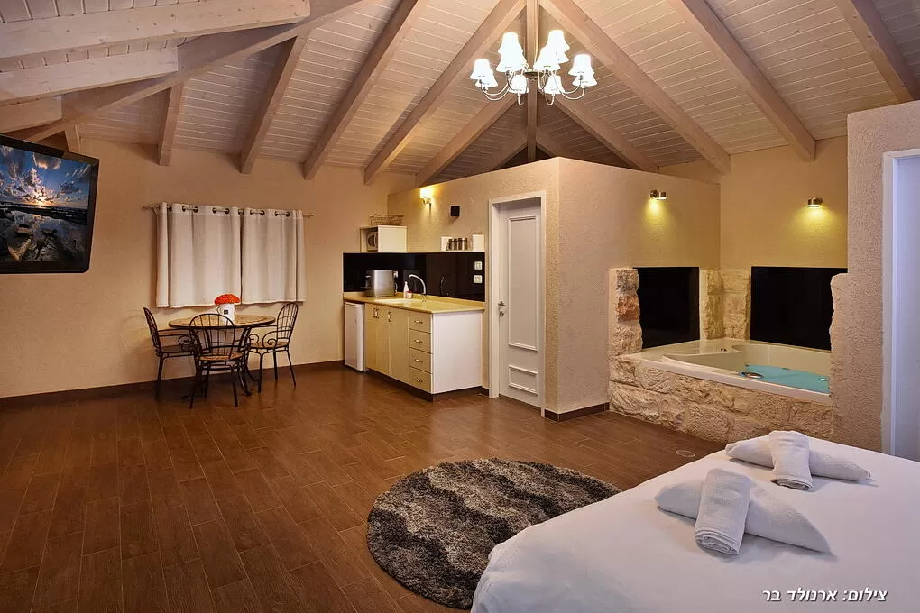 Each suite has a spacious jacuzzi - Monroe | Boutique Suite, Safed, Upper Galilee