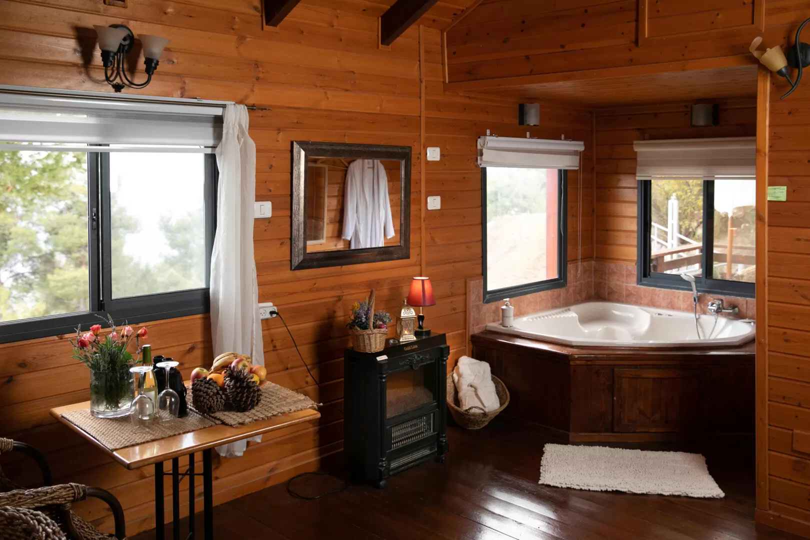 This is a separate log cabin located in the natural forest - Villa View, Amoka, Upper Galilee