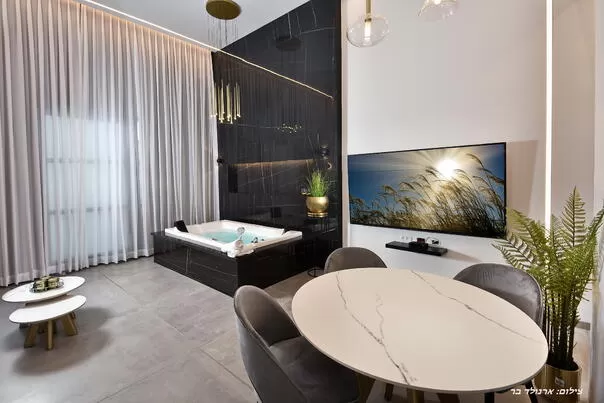 The size of each suite is about 80 square meters. The ceiling is 4.5 meters high! - Gold Dream, Dalton, Upper Galilee
