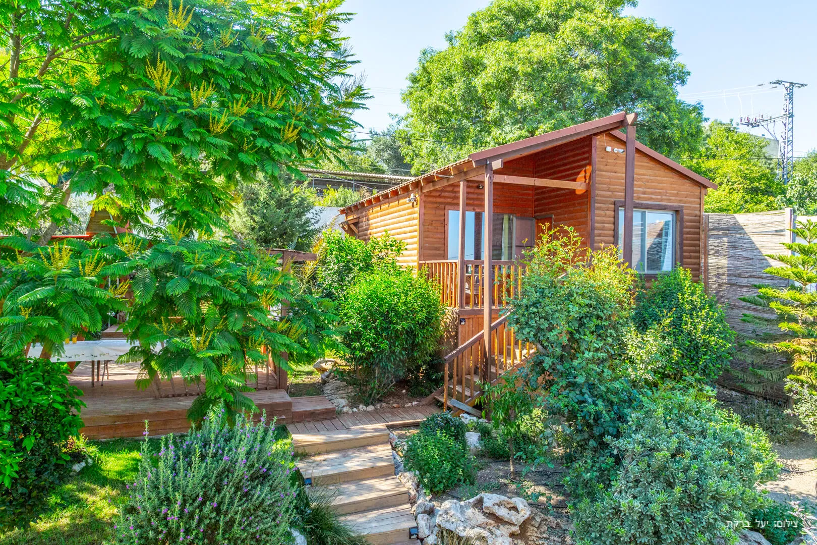The complex can accommodate 4 couples, or a family in various formations - Ha Ofek Hayarok, Zareit, Western Galilee