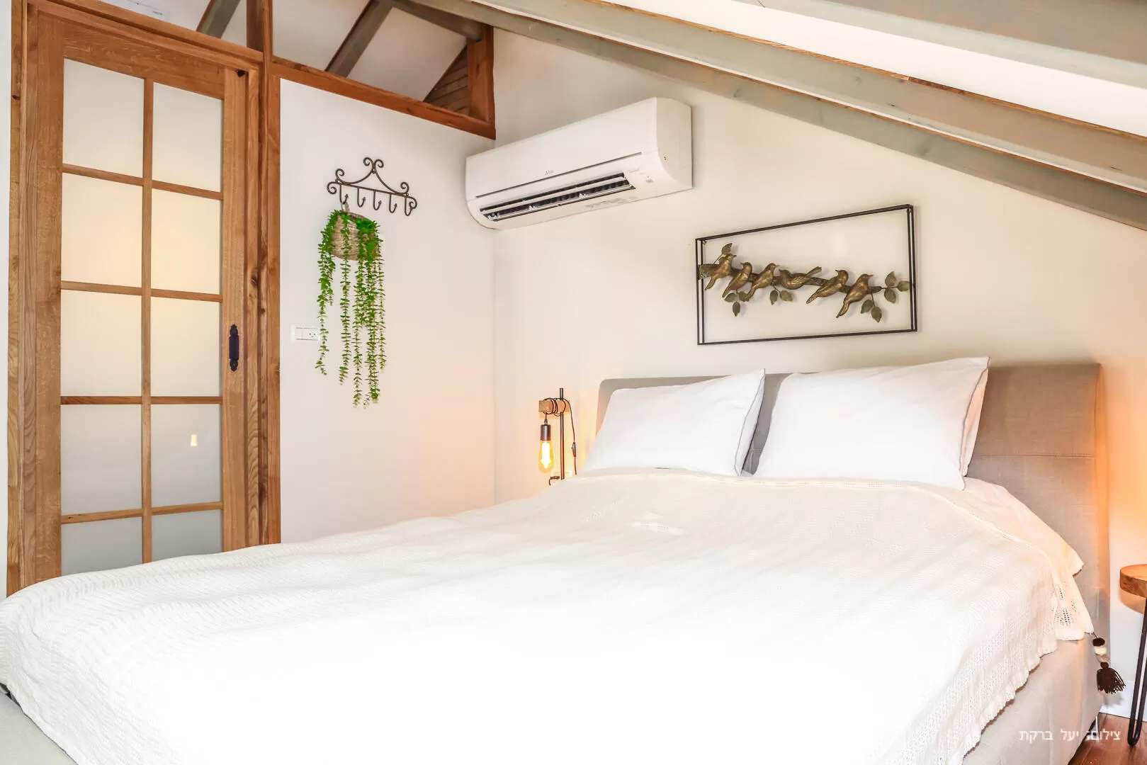Queen size double bed (160) with orthopedic mattress - Ahava Suite couples only, Neve Ativ, The Golan Heights and the Hermon