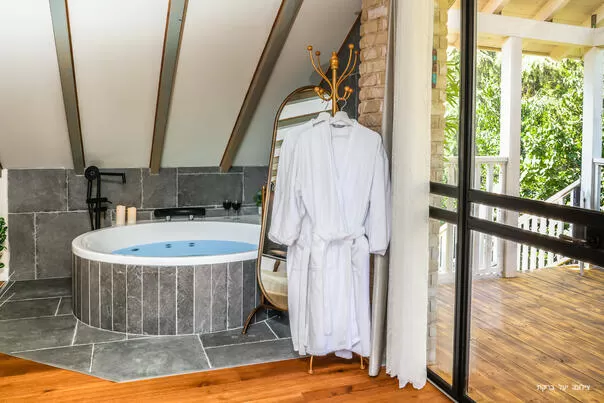 Suite guests receive free entry to the settlement's swimming pool, which is a 2-minute walk away - Ahava Suite couples only, The Golan Heights and the Hermon