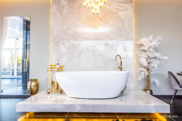 A luxurious stand alone bath in the center of the suite - ARIA, Dalton, Upper Galilee