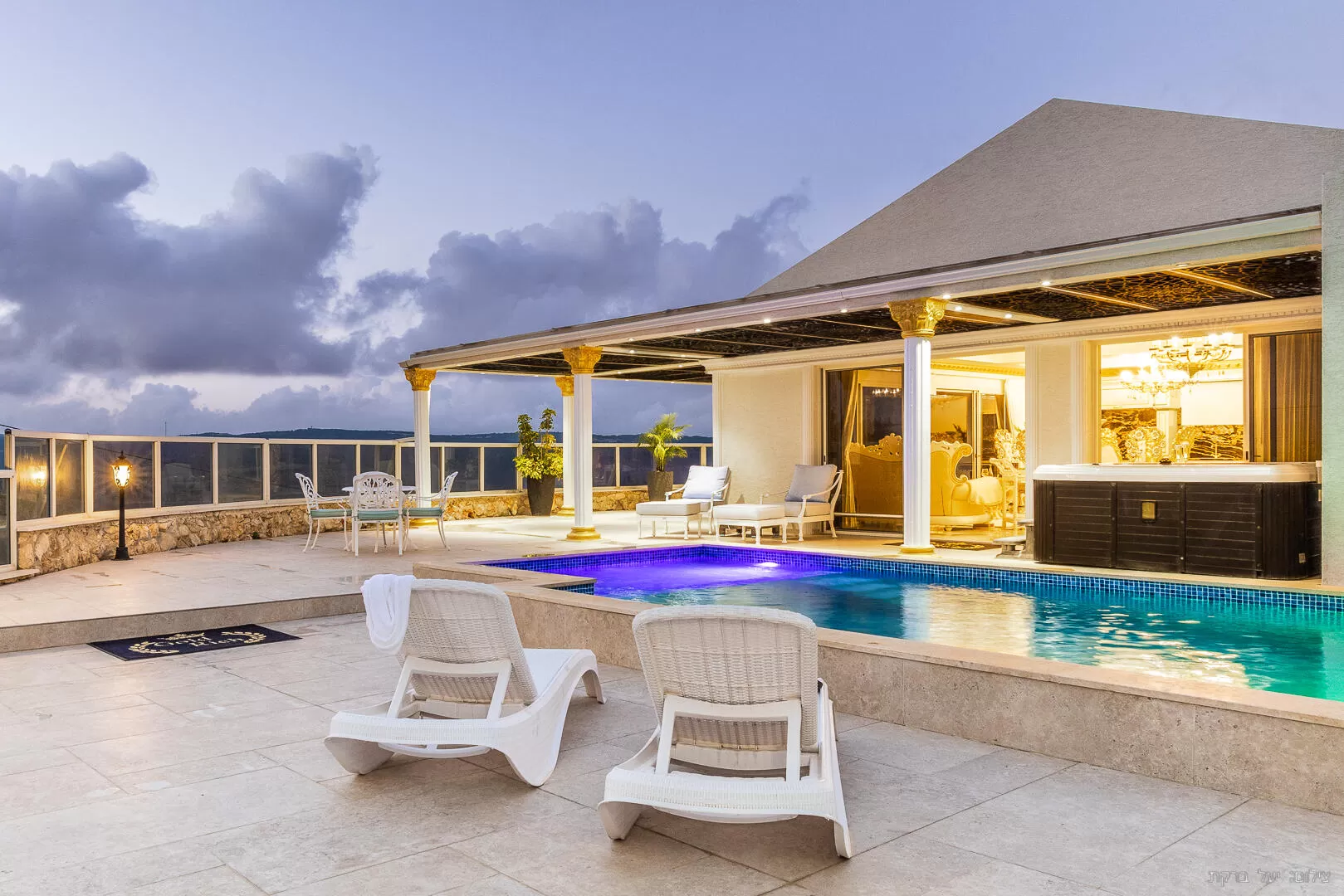 The villa is intended for a couple's vacation and offers complete privacy - Gold Rich Suite couples only, Even Menahem, Western Galilee