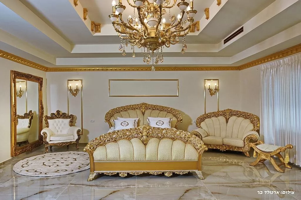 Gold Rich Suite couples only, Even Menahem