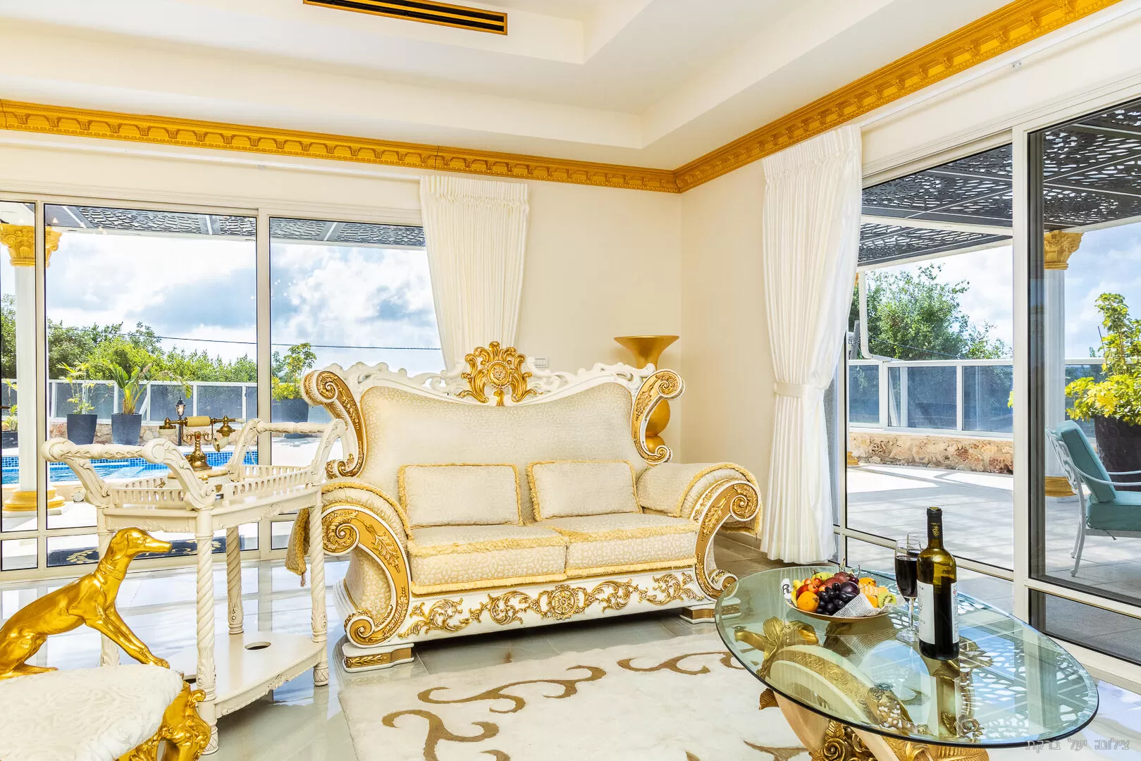 Royal style interior design - Gold Rich Suite couples only, Even Menahem, Western Galilee