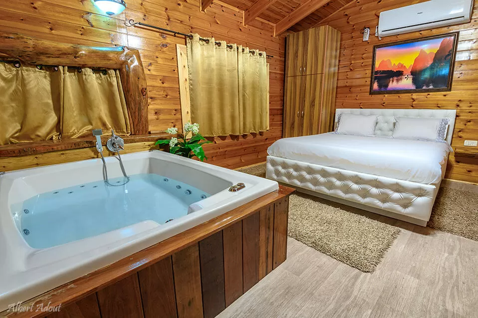 The family cabins have two bedrooms, for parents and children - Zimmero Biktot Ha'etz Shel Miro, Eliphelet, Upper Galilee