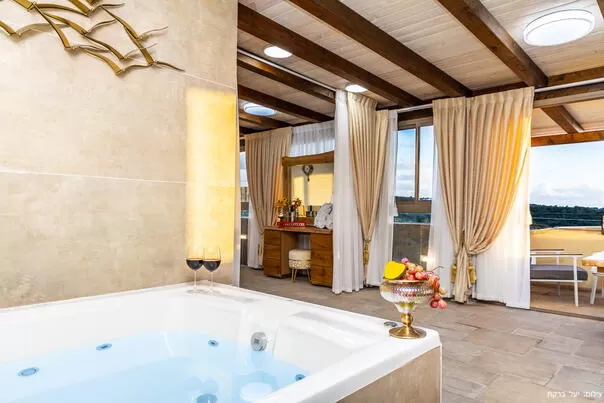 The Jerusalem Suite, Manot