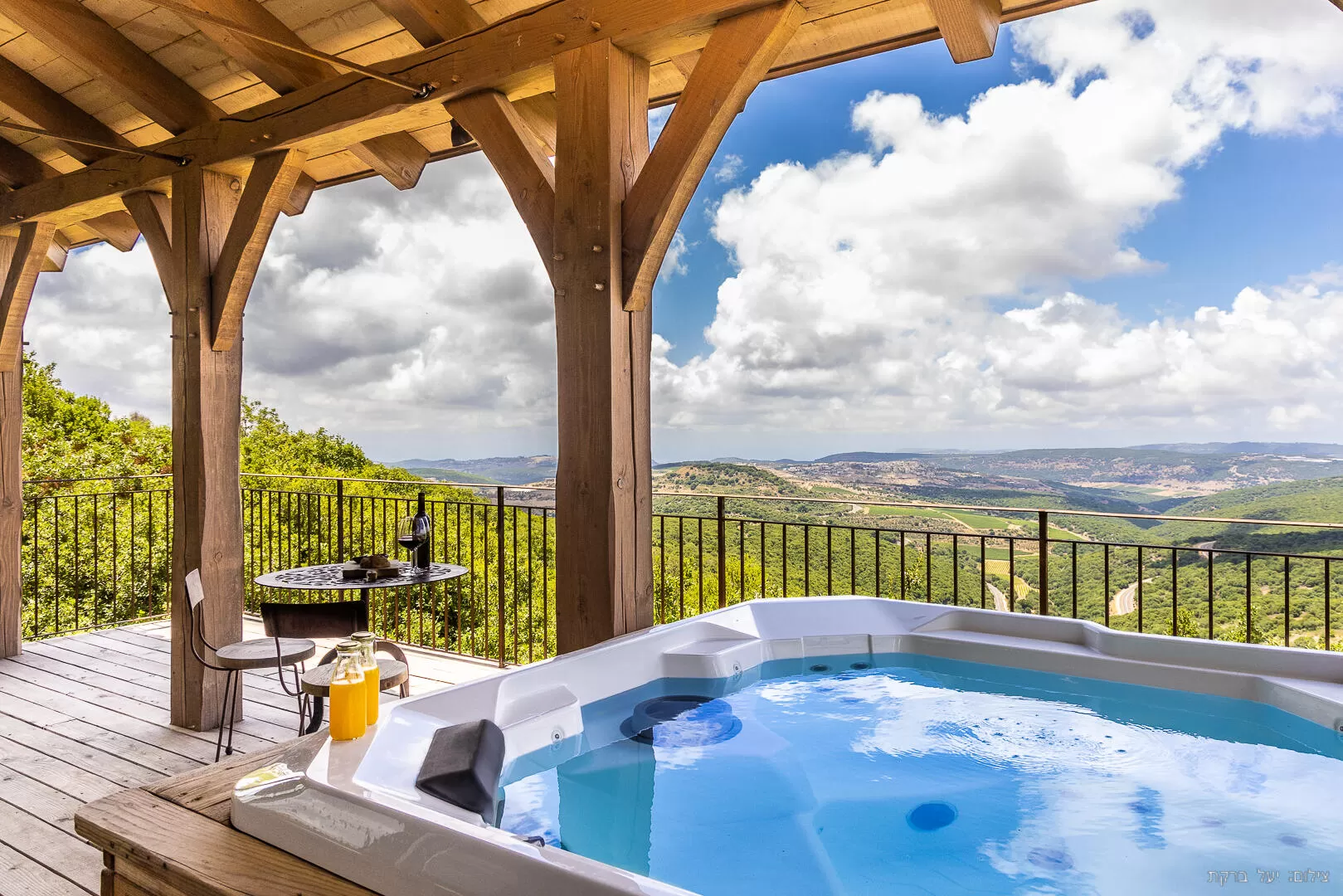 This is a double complex of a different level and quality, in front of a panoramic view and with an architectural design that we have not seen yet - Matat Galil Villa couples only
