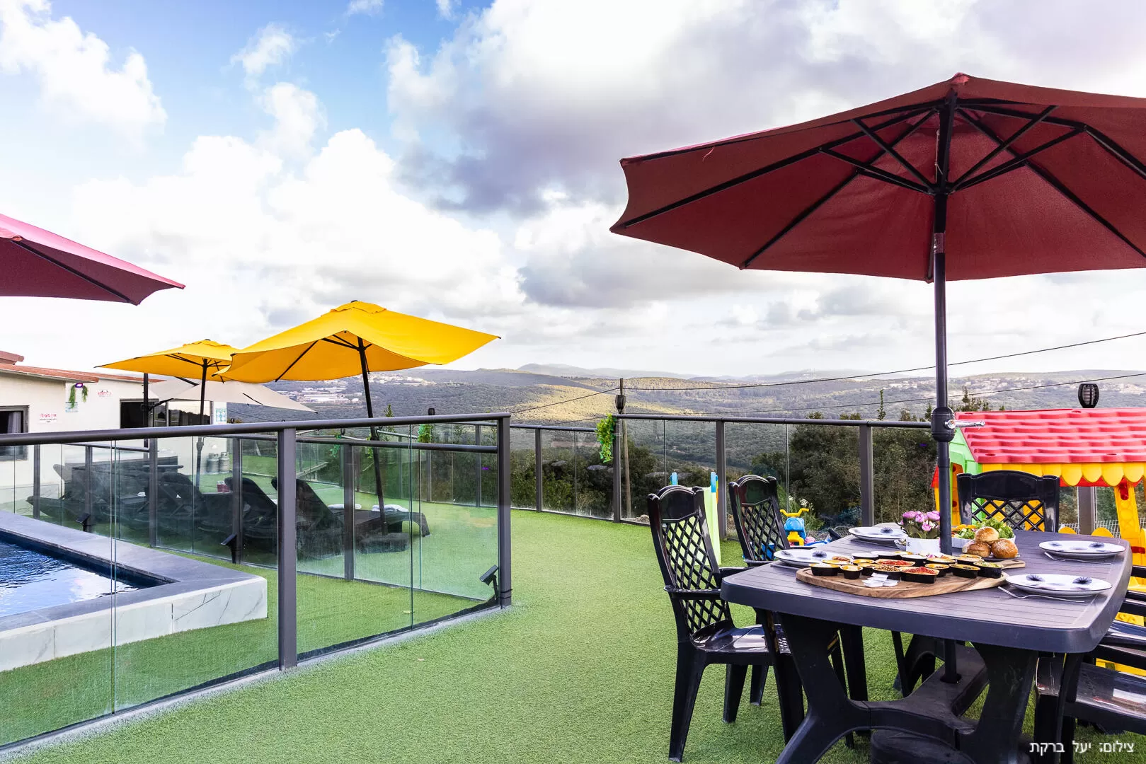 Pleasant outdoor space with a pool fenced for safety - Ahuzat Orpaz, Zareit, Western Galilee