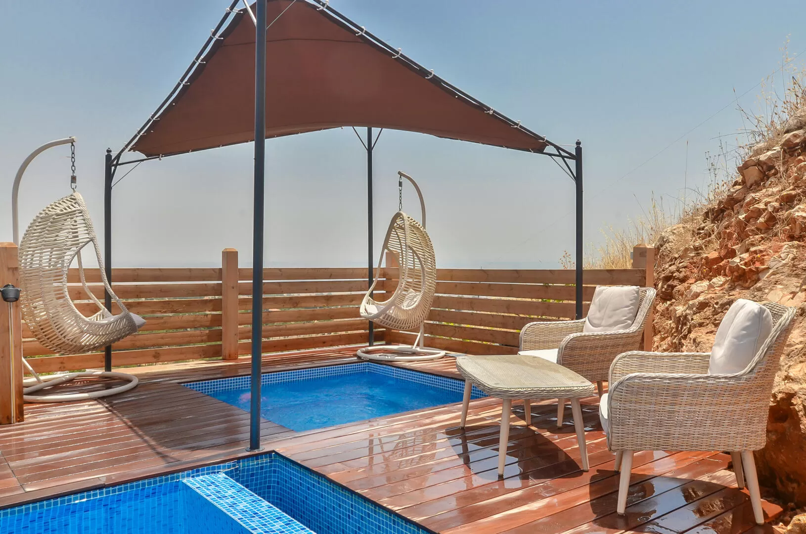 There is a wonderful outside complex here, which includes a large, heated and covered pool for the winter and a pampering and heated outdoor pool - Nof Moledet