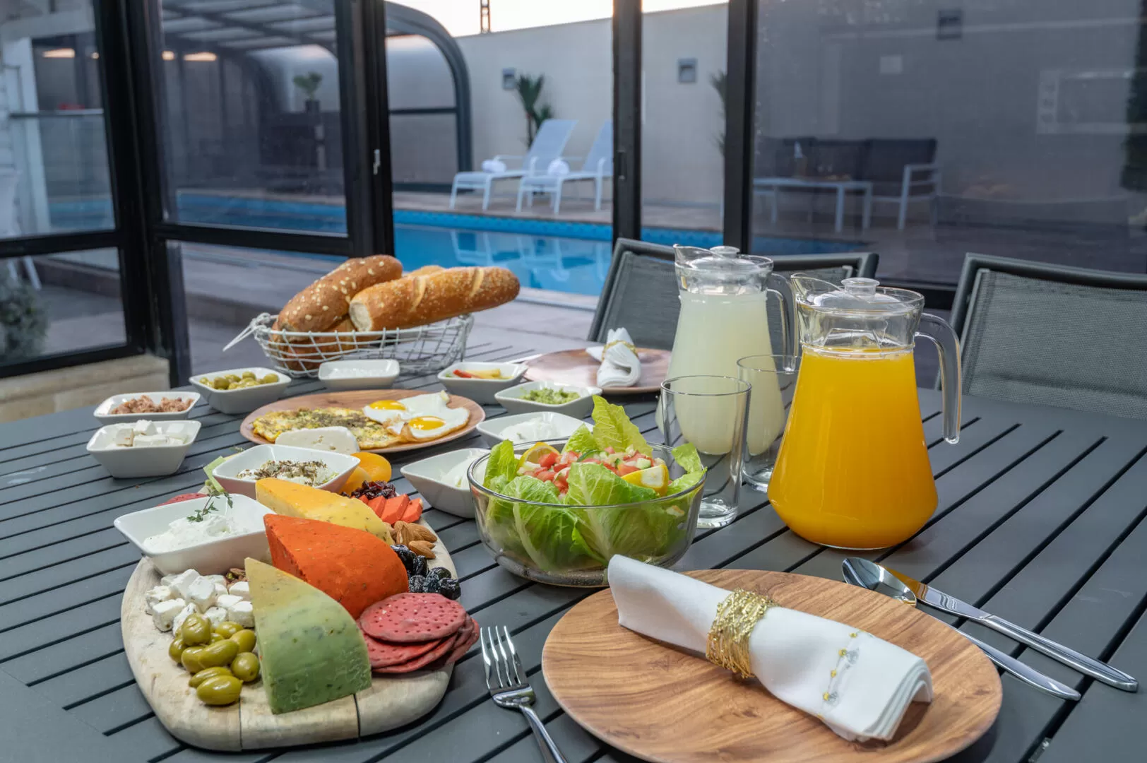 In addition, you can indulge yourself with breakfast for an additional fee - Alpha Suite, Dalton, Upper Galilee
