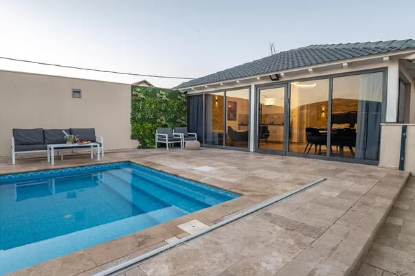 סוויטה גלילית - לזוגות בלבד בעבדון: מה חשוב לדעת לפני שמזמינים? | הפסגה - צימר בצפון - סוויטת אלפא