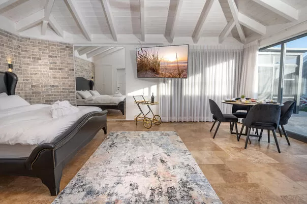 The suite is luxurious and spacious with a size of 56 square meters - Alpha Suite, Dalton, Upper Galilee