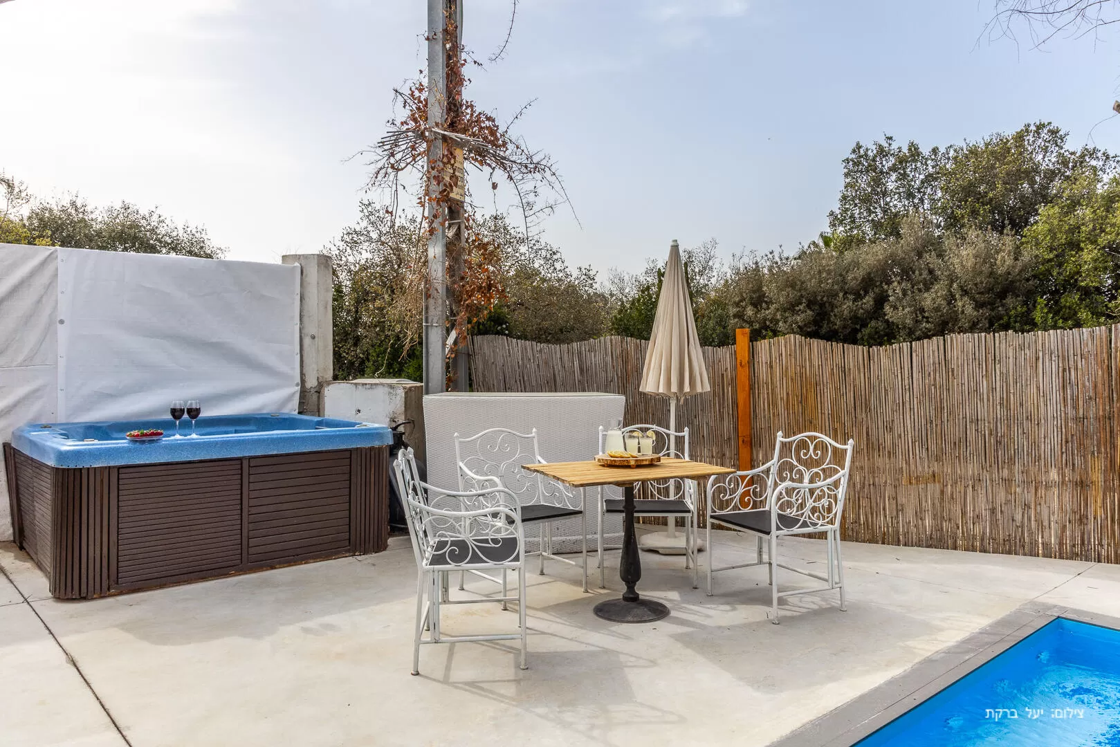 Private outdoor space with built-in pool and jacuzzi spa - Shufra, Manot, Western Galilee