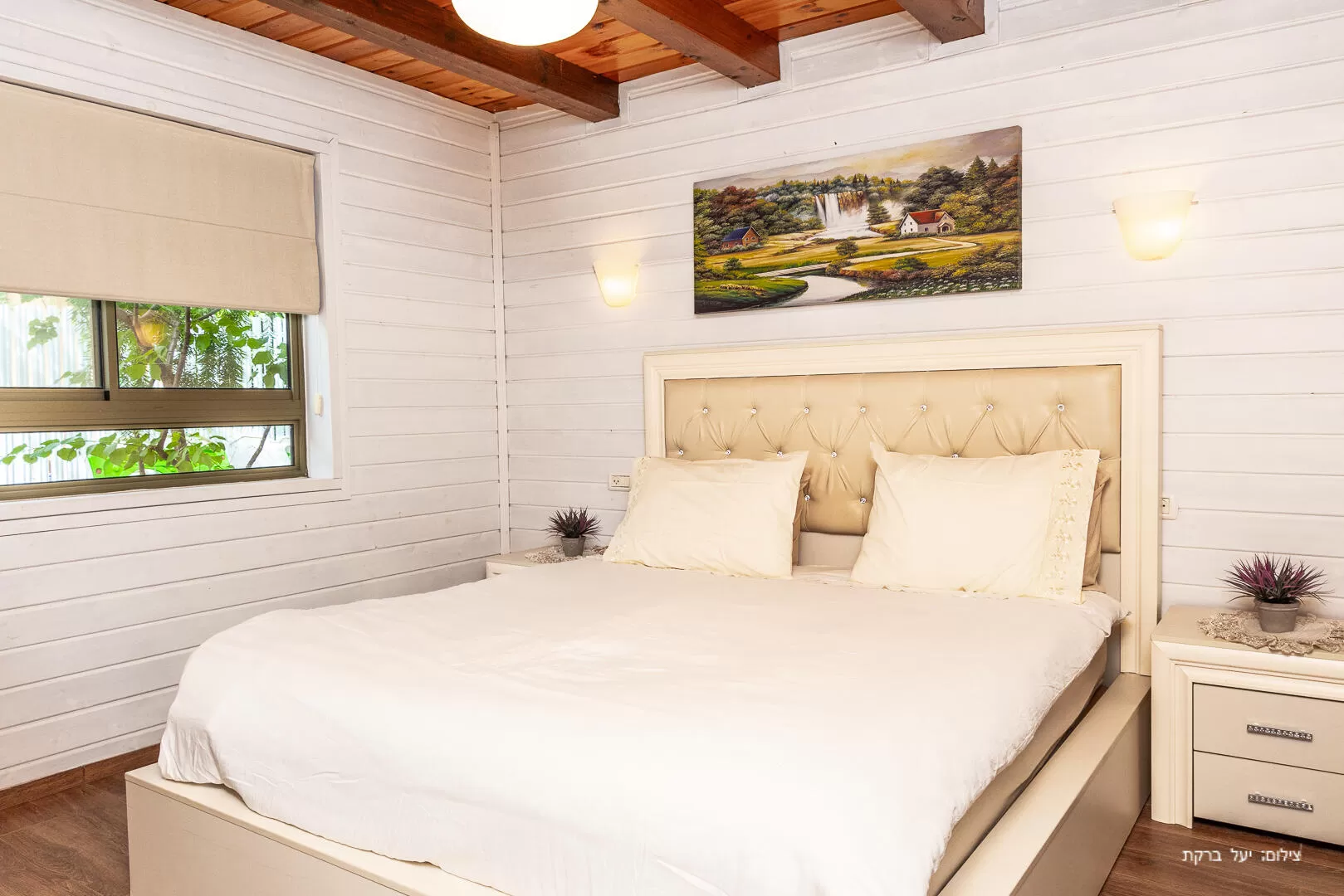 On the entrance floor there is a master bedroom, with a comfortable double bed - Ahuza Bateva, Shafer, Upper Galilee