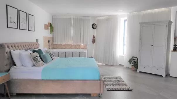 Chill Out Suites, Had Nes