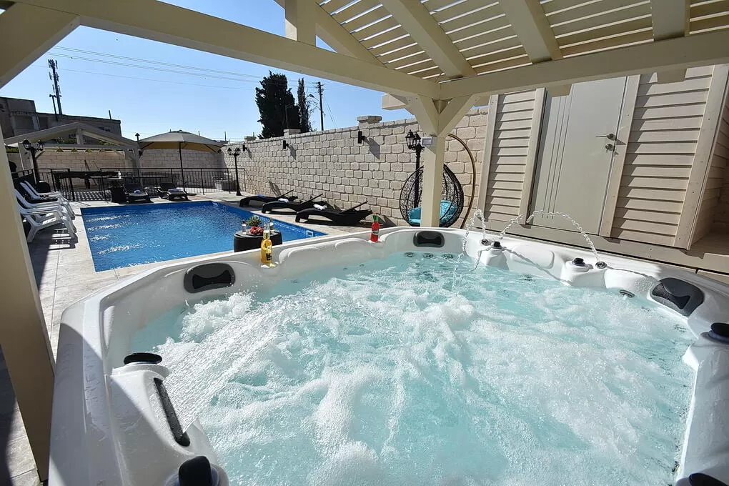 A villa with 6 bedrooms and a pampering outdoor complex - Amor Estate-Couples & Families Only, Safsufa - Kfar Hoshan, Upper Galilee