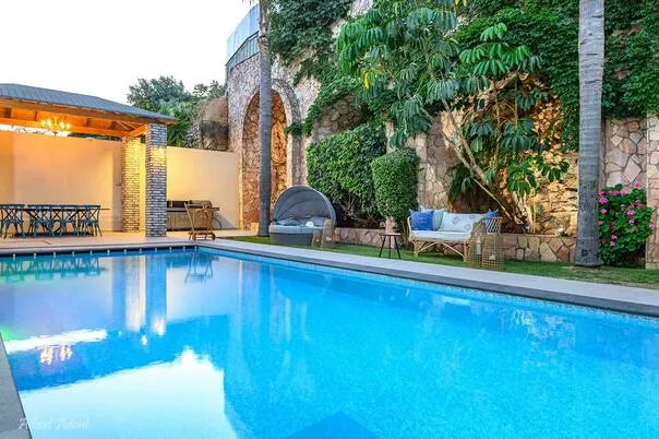 צימרים עם בריכה מחוממת ביריה: ההמלצות שלנו לשנת 2026 - סוויטת הרמס