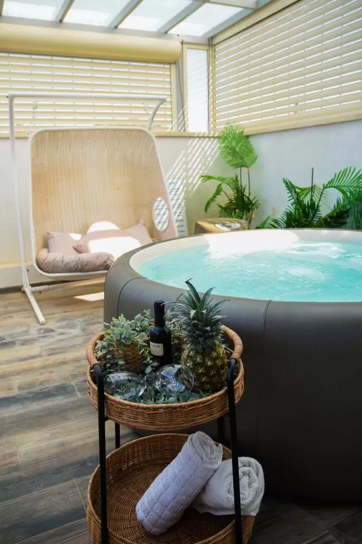 Outdoor complex with a pampering jacuzzi - Shik's, Mishmar Jordan, Upper Galilee