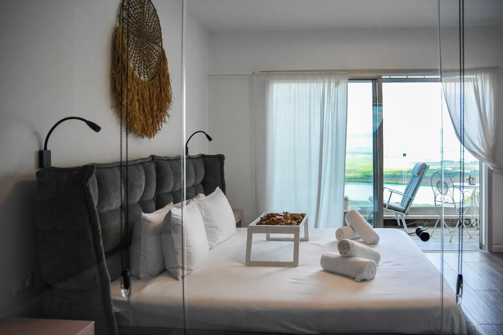A bedroom full of style and with a view - Shik's, Mishmar Jordan, Upper Galilee
