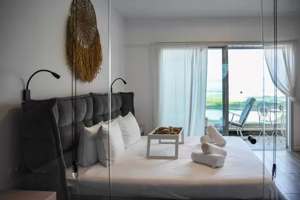 A bedroom full of style and with a view - Shik's, Mishmar Jordan, Upper Galilee