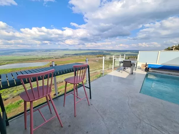 Shix is a suite for couples, with a panoramic view from the Hula Valley to Hermon - Shik's, Mishmar Jordan, Upper Galilee
