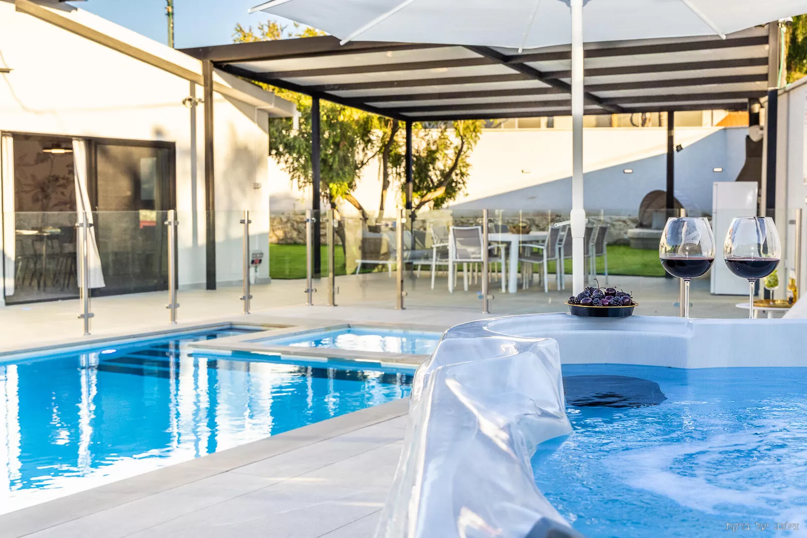 A pampering villa with a heated pool and a pampering spa jacuzzi - Villa Meshek 19, Even Menahem, Western Galilee