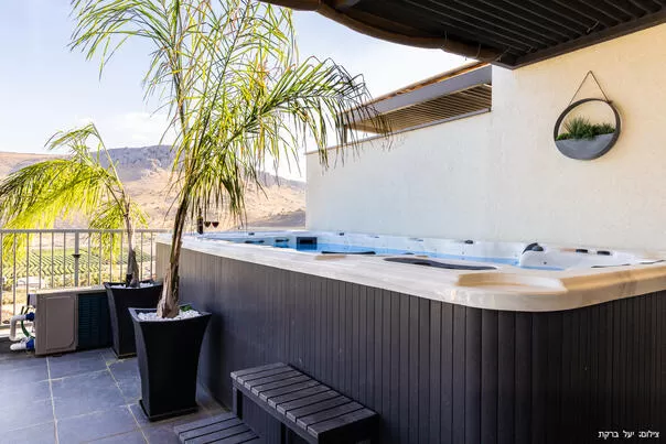 צימרים לזוגות בלבד בקעת הירדן - ההמלצות שלנו לשנת 2026 - סוויטת בוטיק נוף הארבל