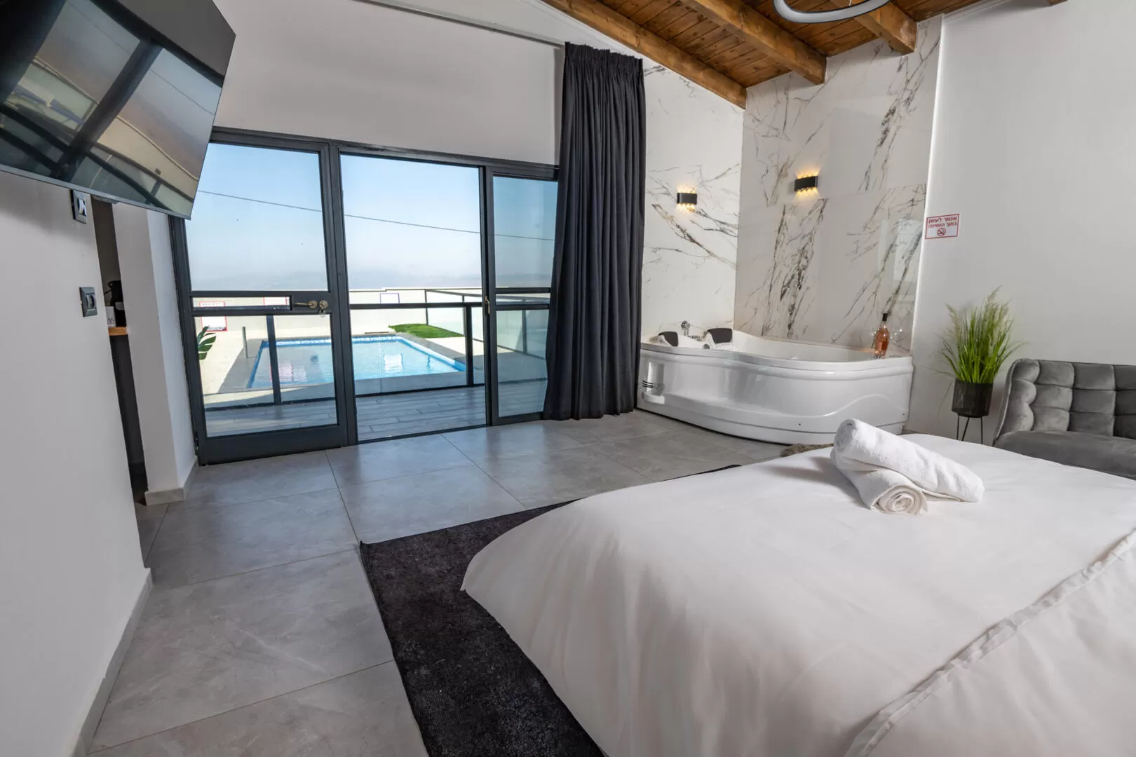 The size of the suite is 70 square meters - Almes, Alma, Upper Galilee