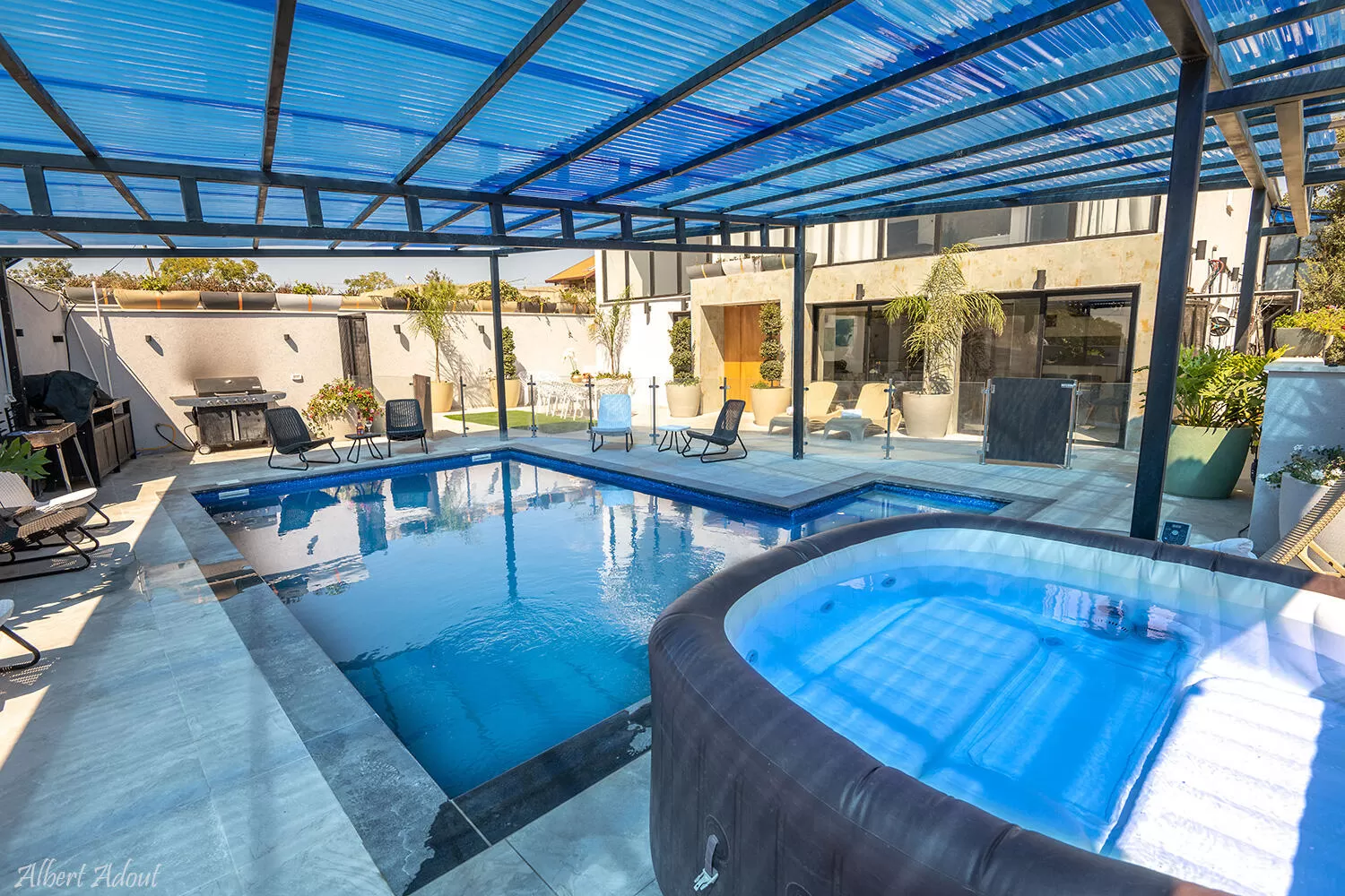 Jacuzzi soft tub by the pool - Villa Odette, Zareit, Western Galilee